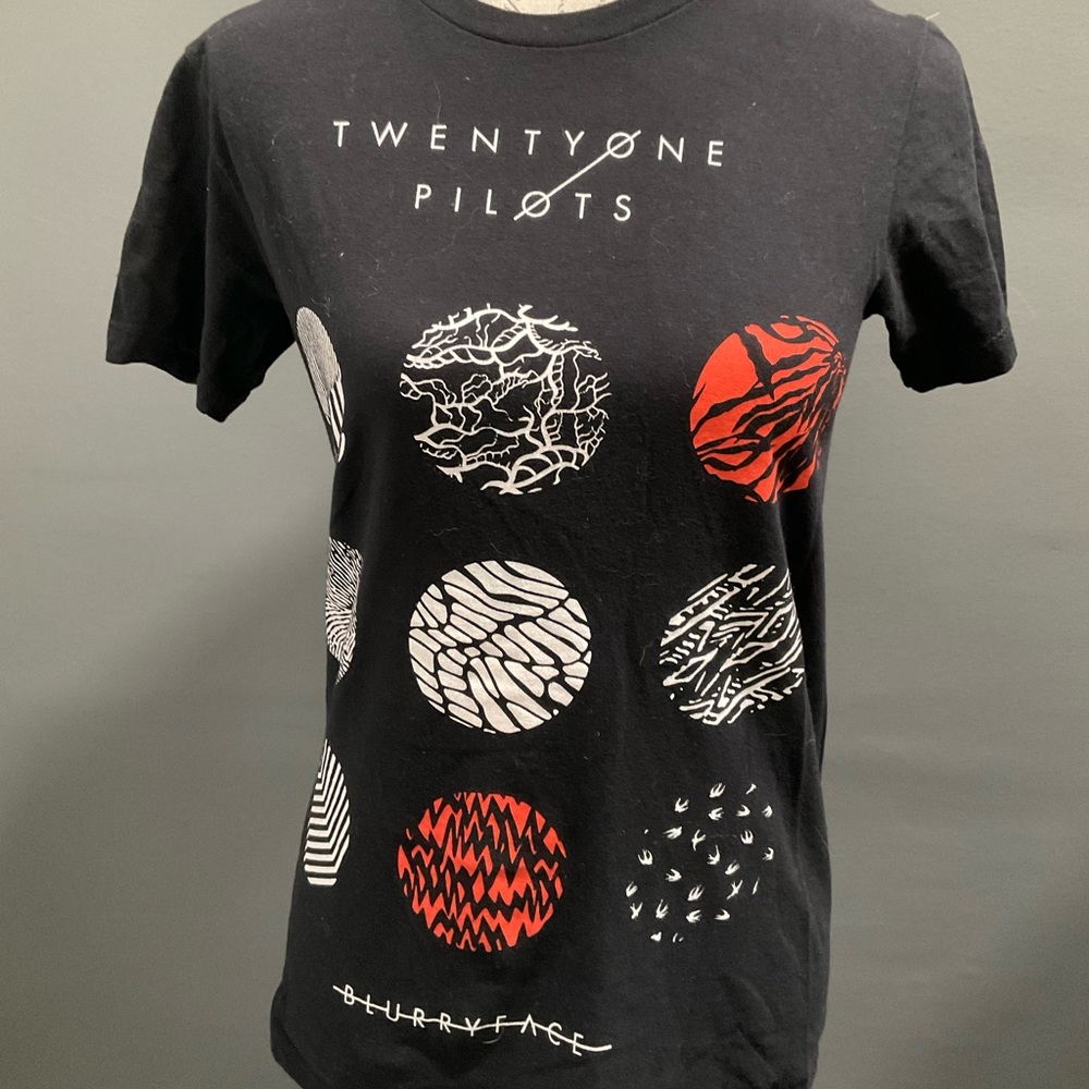 NWOT TWENTY ONE PILOTS BLURRY FACE TEE BY PACIFIC